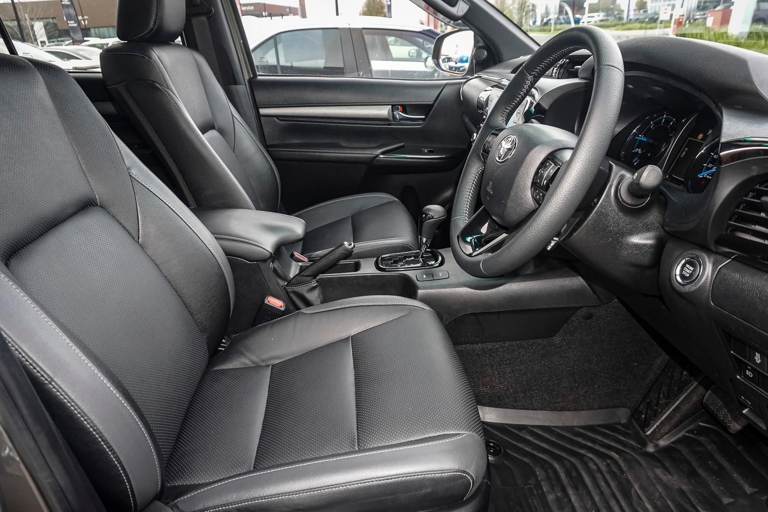 Toyota Hilux image 4
