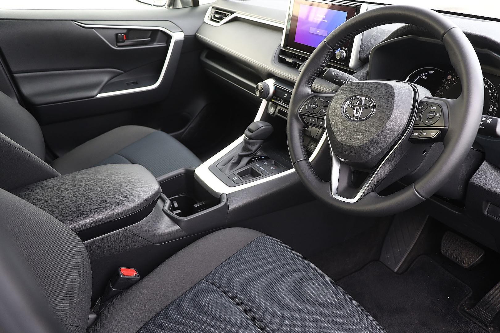 Toyota Rav4 image 2