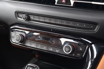 https://dvg-vehicle-assets.s3.amazonaws.com/81407/15o4581v8v1gqjo5t74kr720s.jpg