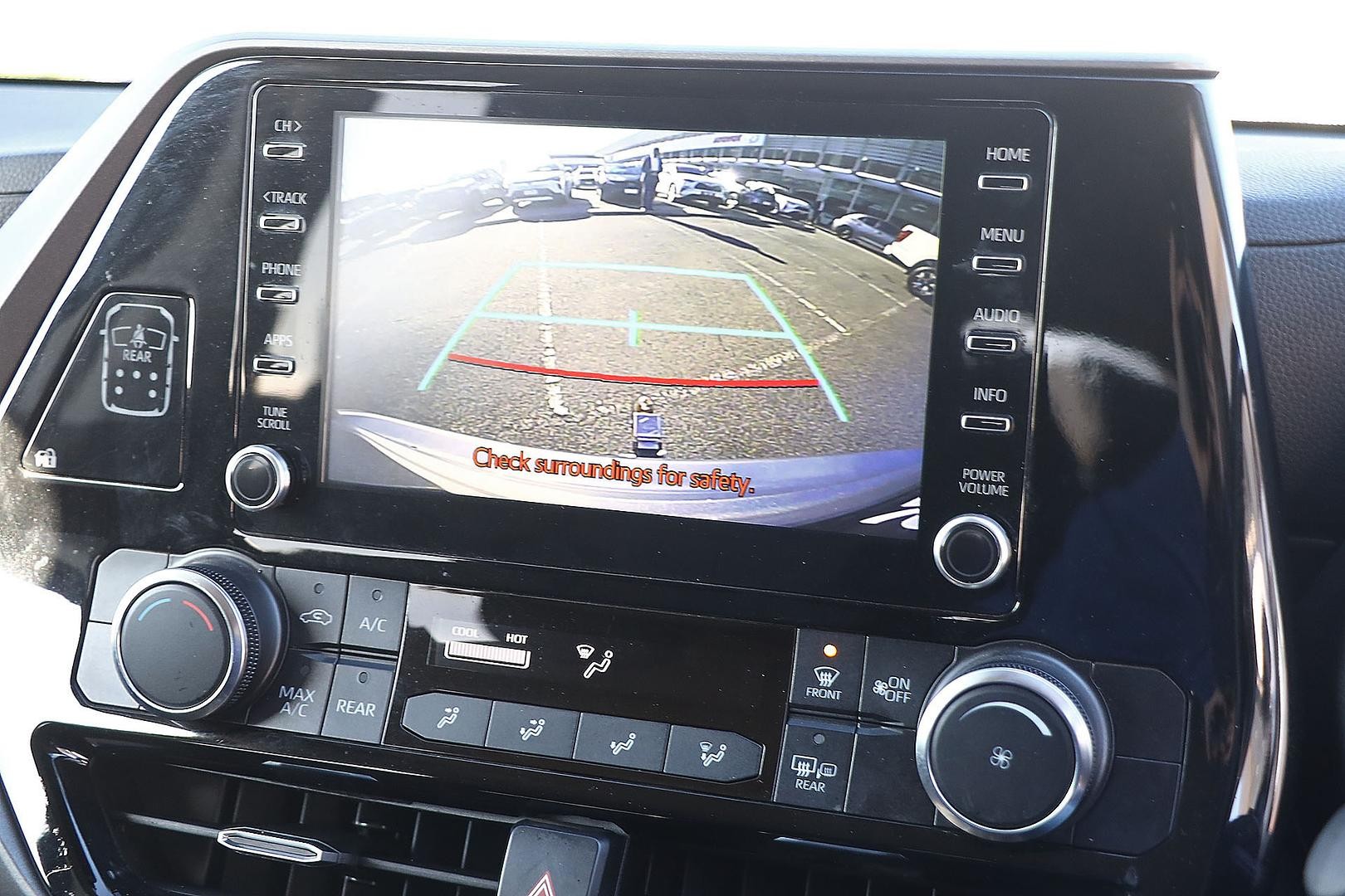 Toyota Kluger image 3