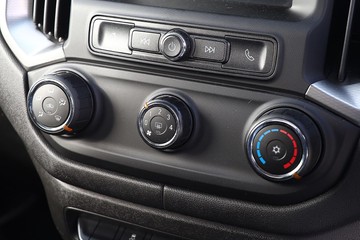 https://dvg-vehicle-assets.s3.amazonaws.com/81420/7bg1m9imvbi9r54sr2y4qan7y.jpg