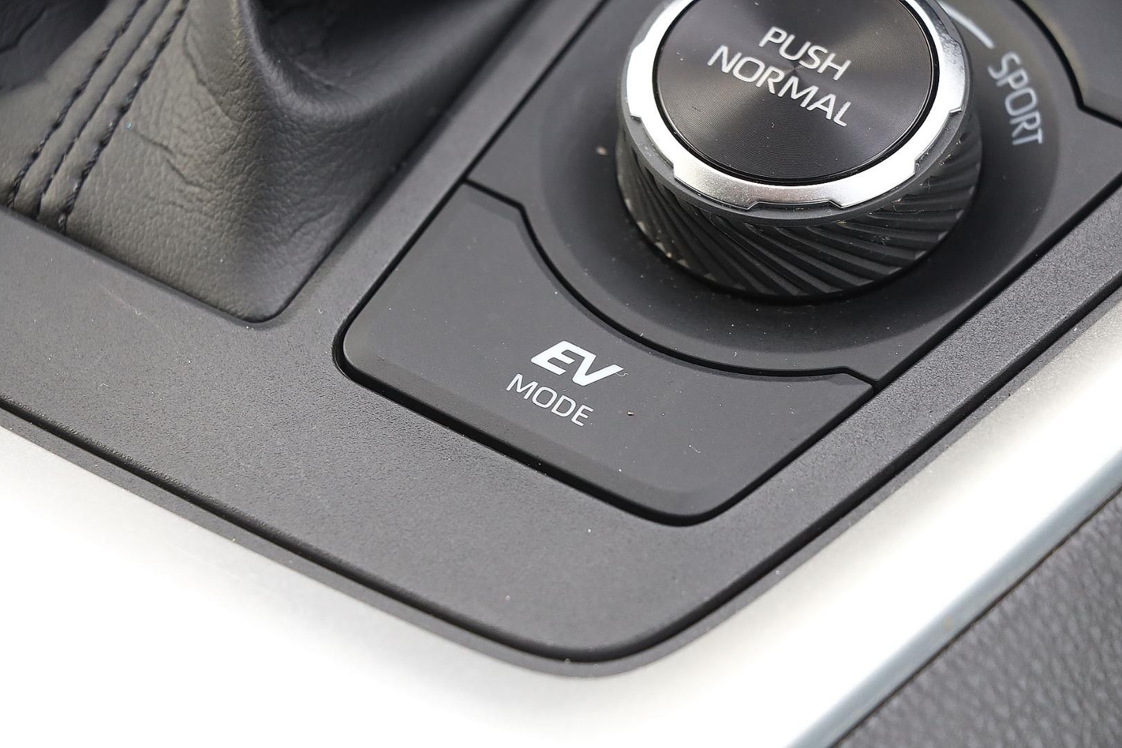 Toyota Rav4 image 3
