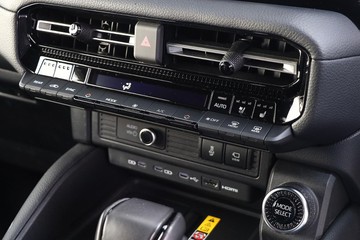 https://dvg-vehicle-assets.s3.amazonaws.com/81424/37h4cka9e2c2r8gtsqp69e8sw.jpg