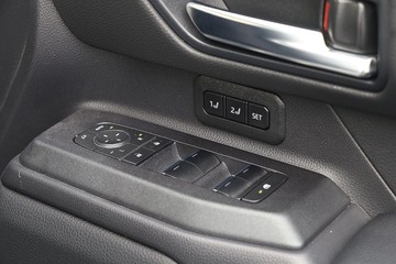 https://dvg-vehicle-assets.s3.amazonaws.com/81424/533iryyigqsawpz2dge82uzs8.jpg