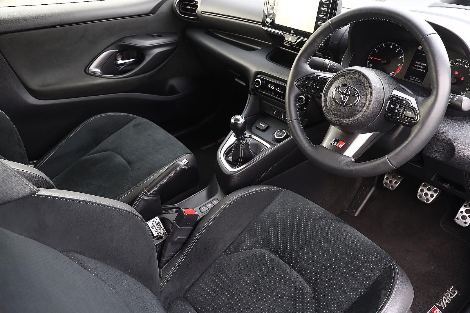 Toyota Yaris image 2