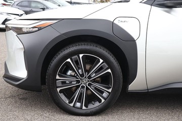 https://dvg-vehicle-assets.s3.amazonaws.com/81440/25vvv1eicer0cm2sddlgbn28x.jpg
