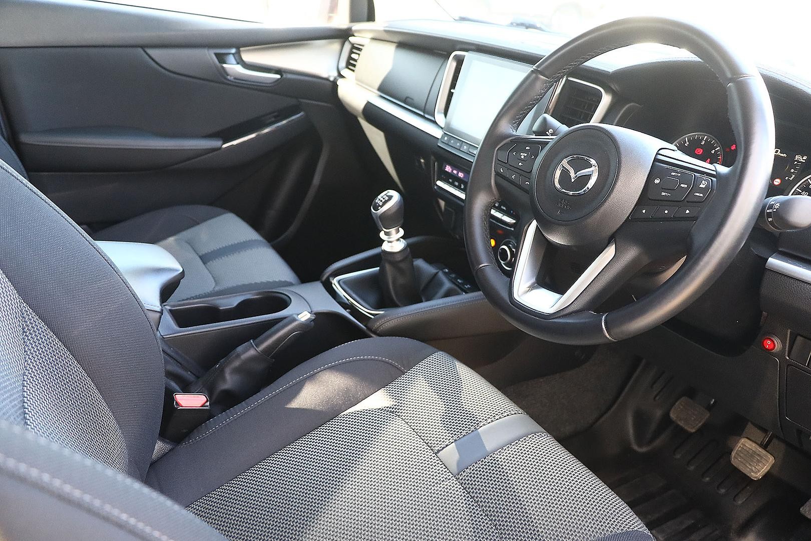 Mazda Bt-50 image 2