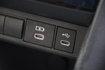 https://dvg-vehicle-assets.s3.amazonaws.com/81460/2wl0b88rcn0pvdlhts228hlmu.jpg