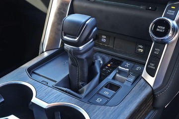 https://dvg-vehicle-assets.s3.amazonaws.com/81461/a1ueetfs7oc5jvgww4ouc6dal.jpg