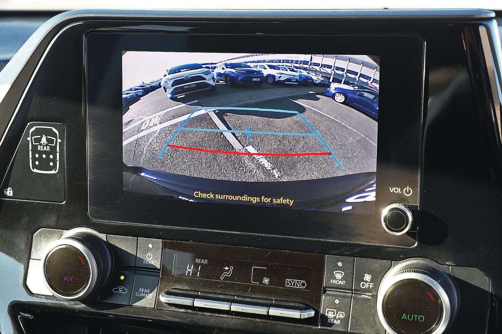 Toyota Kluger image 3