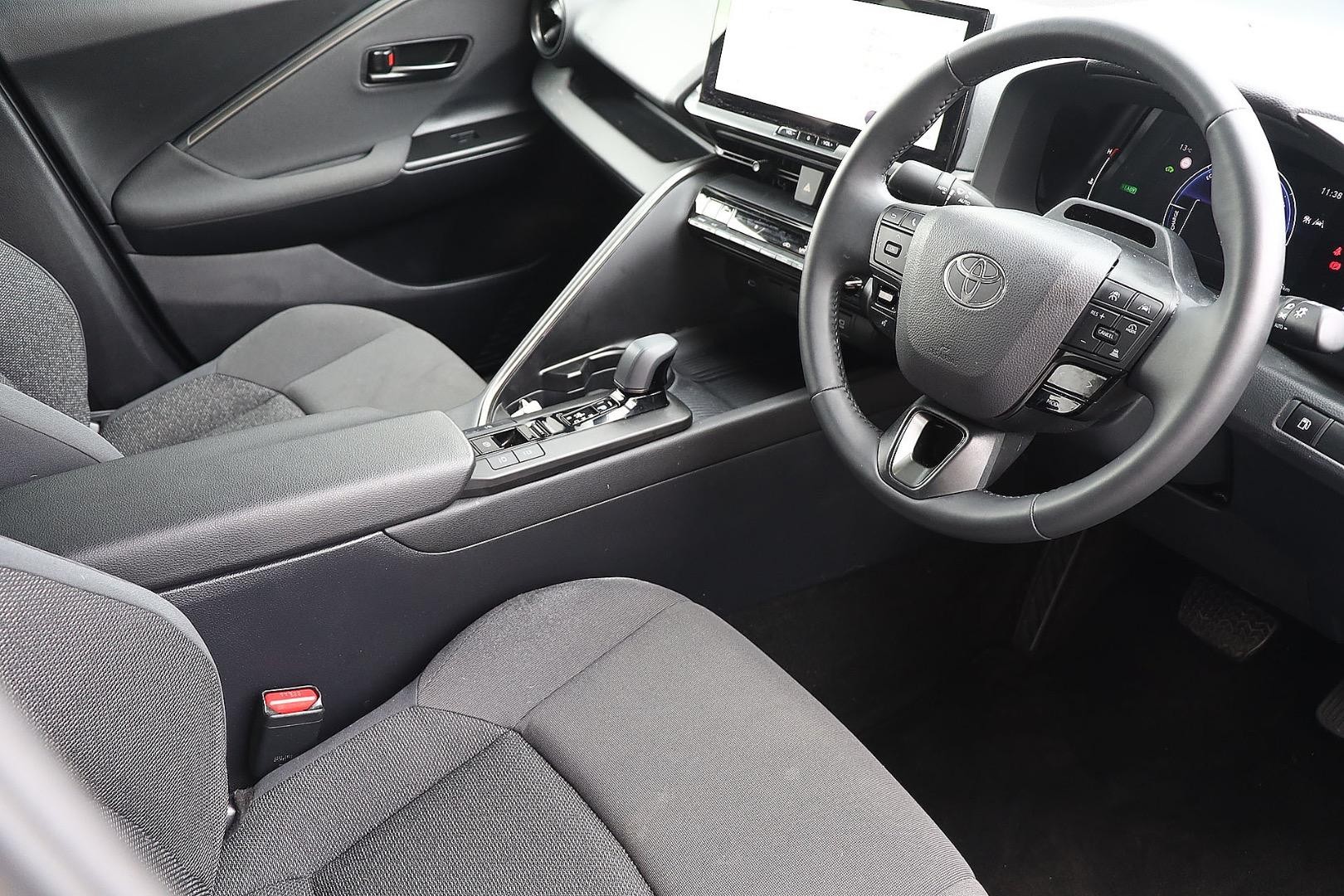 Toyota C-hr image 2