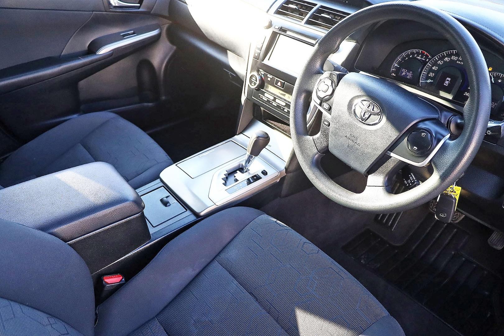 Toyota Aurion image 3