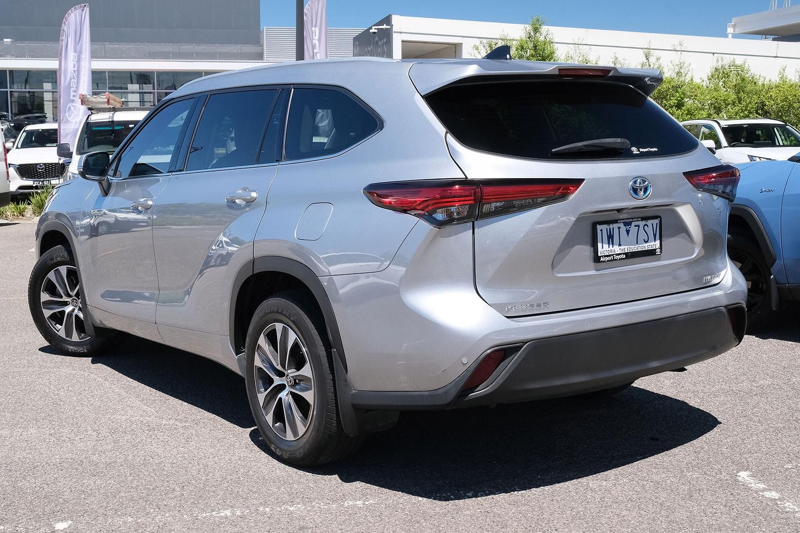 Toyota Kluger image 2