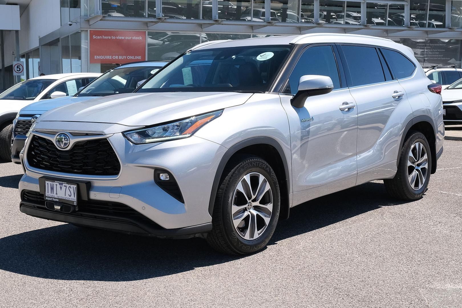 Toyota Kluger image 3