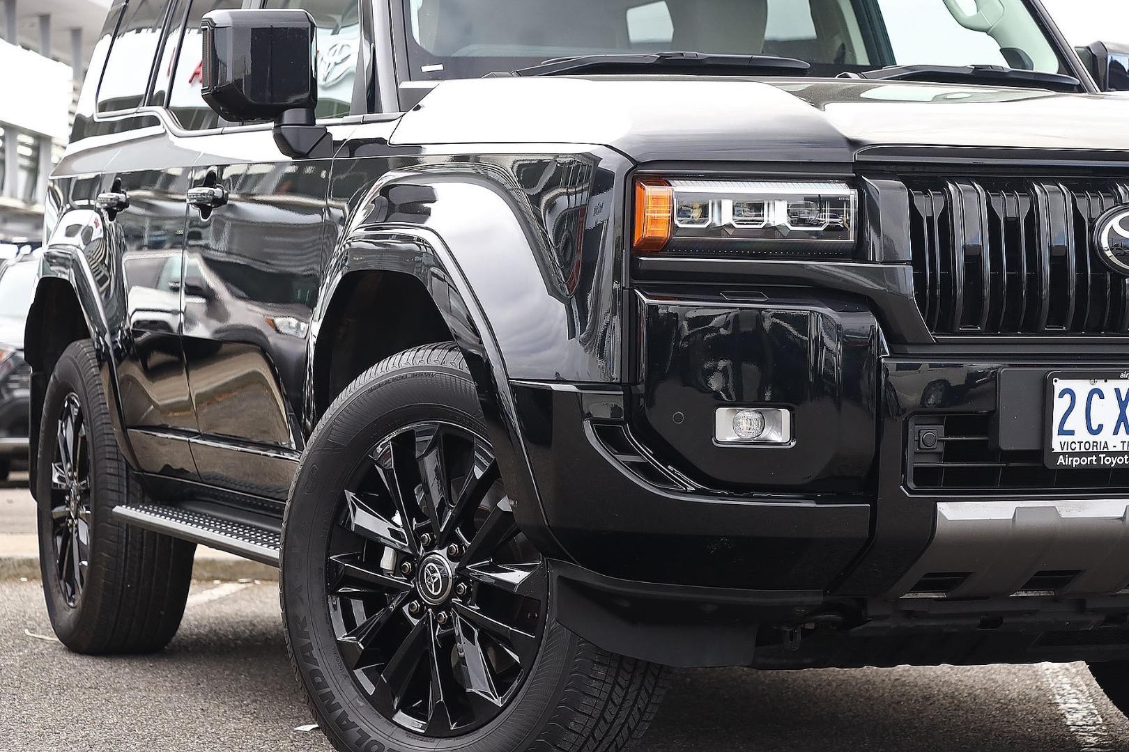 Toyota Landcruiser Prado image 4