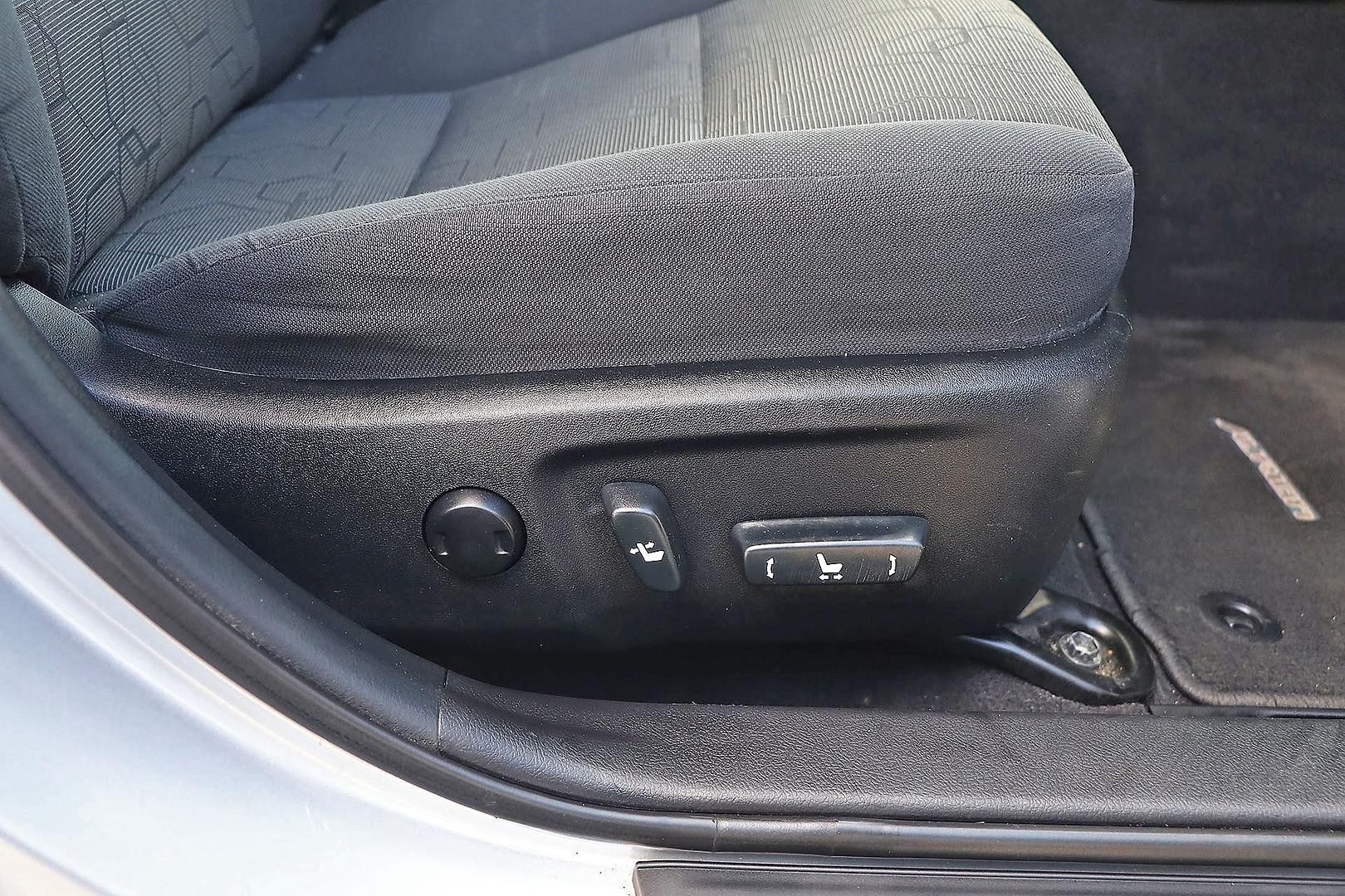 Toyota Aurion image 3