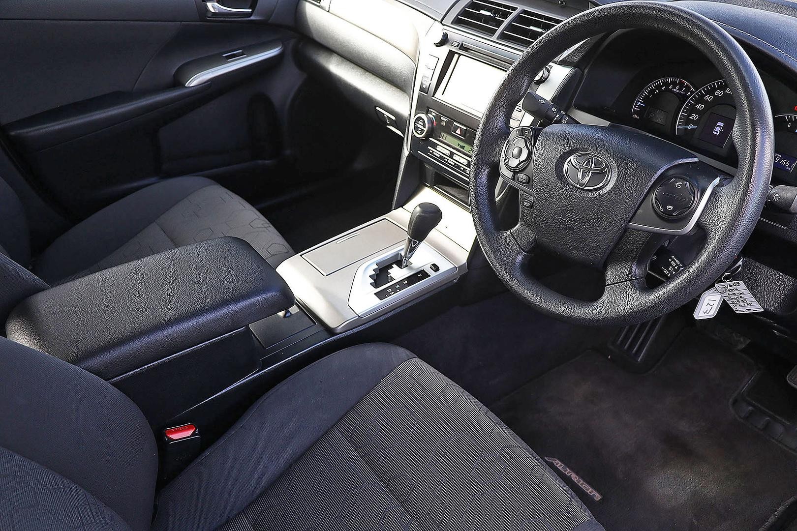 Toyota Aurion image 4