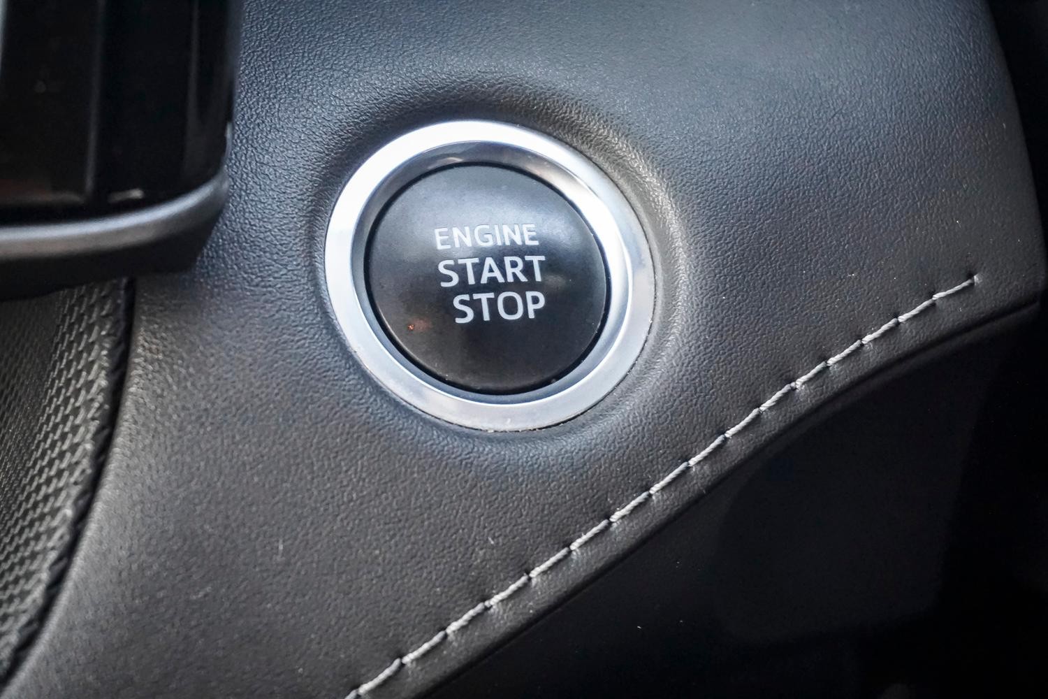 Toyota Kluger image 4