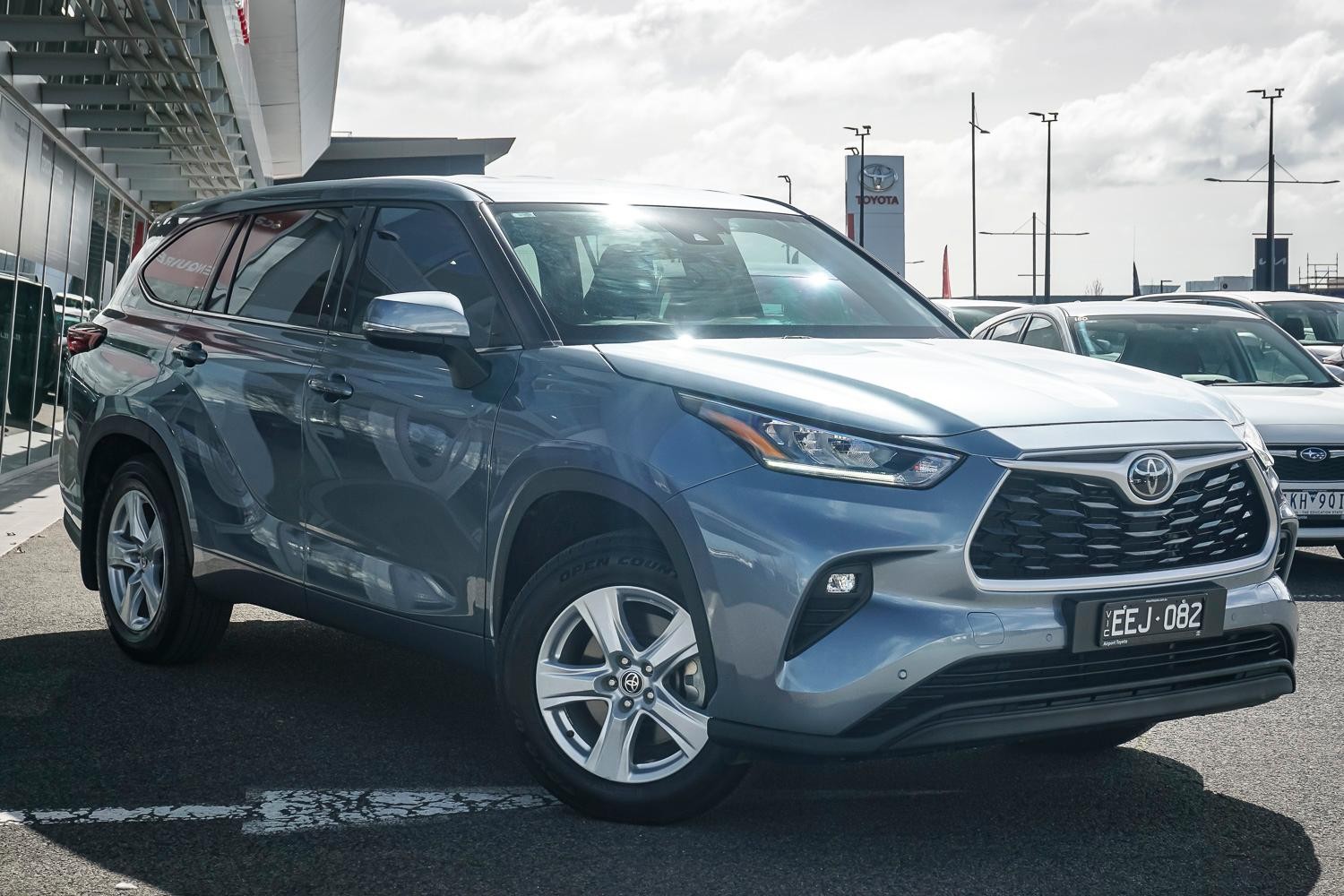 Toyota Kluger image 1