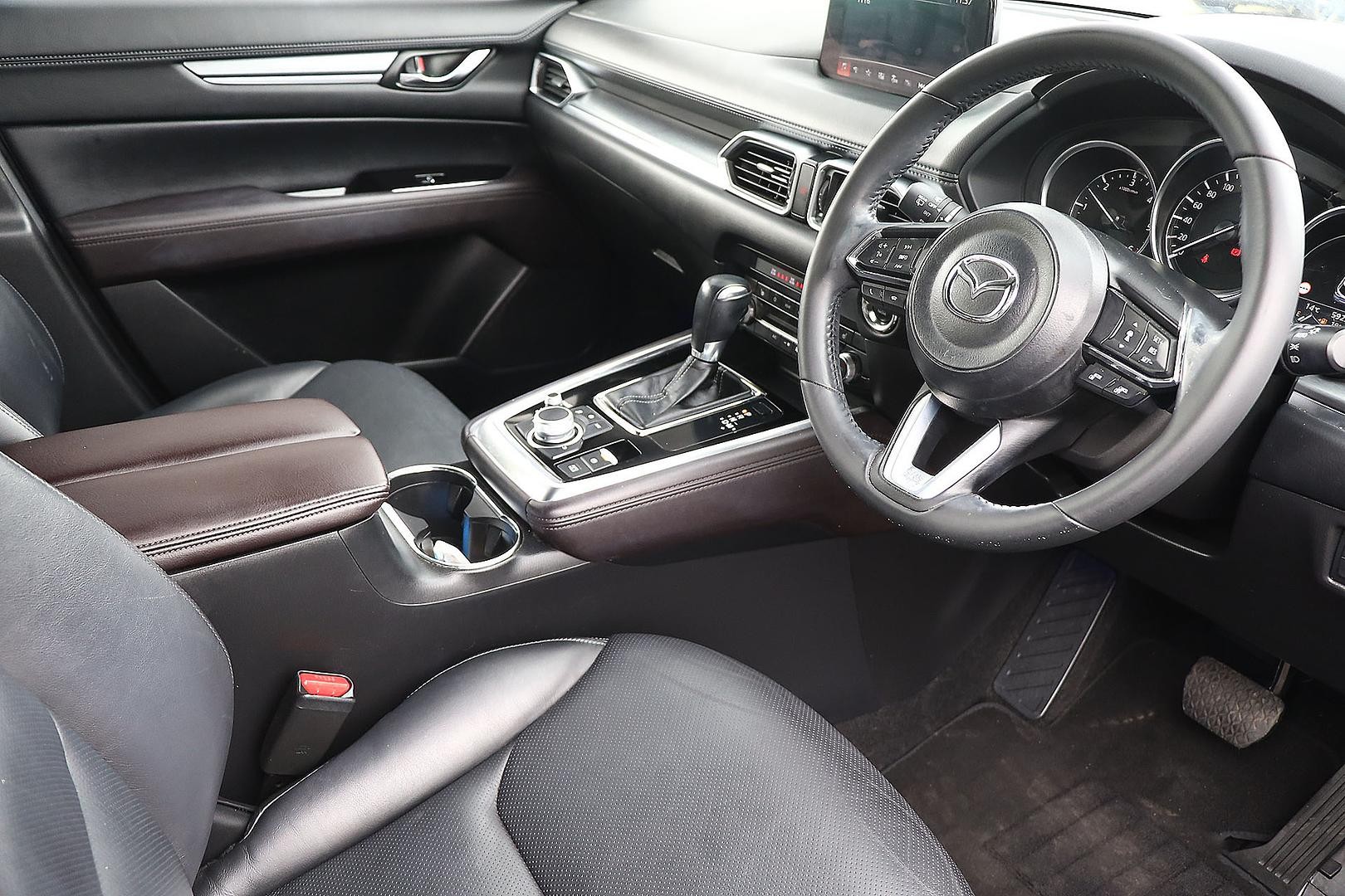 Mazda Cx-8 image 2