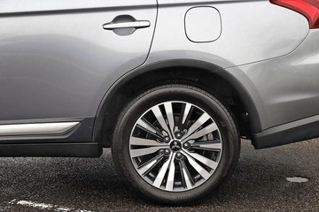 https://dvg-vehicle-assets.s3.amazonaws.com/81555/68fzkgcpm53bth3wjza73h31k.jpg