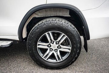 https://dvg-vehicle-assets.s3.amazonaws.com/81564/5kzfmgadztgdxa4npnh9p6amn.jpg