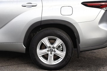 https://dvg-vehicle-assets.s3.amazonaws.com/81586/5m2enfrze74ta26345jxb5wea.jpg