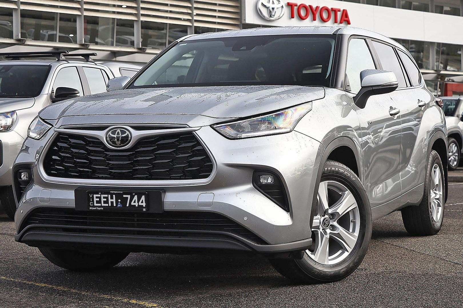 Toyota Kluger image 3