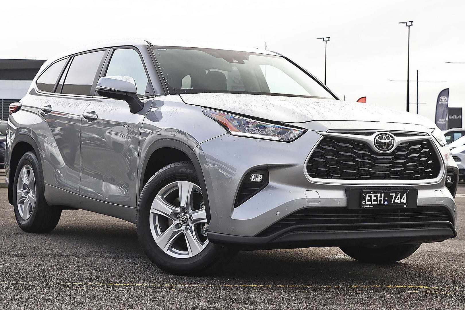 Toyota Kluger image 1