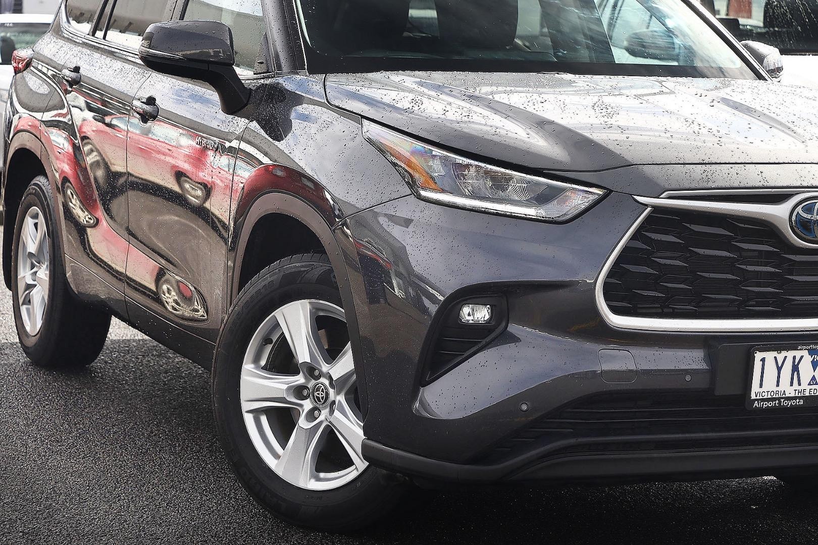 Toyota Kluger image 4