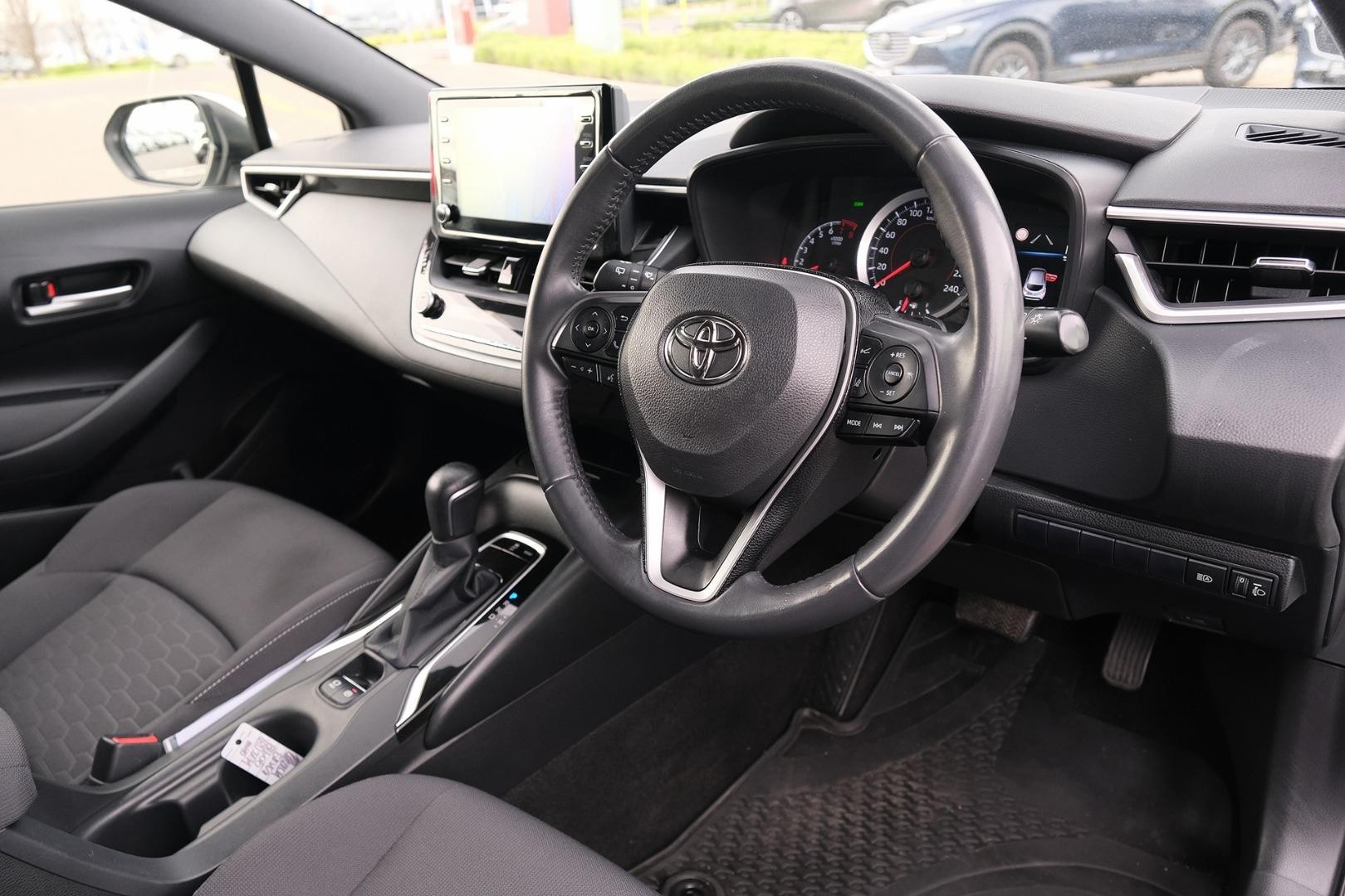 Toyota Corolla image 2