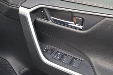 https://dvg-vehicle-assets.s3.amazonaws.com/81611/6eij2entf8oxxd208heiew2ln.jpg