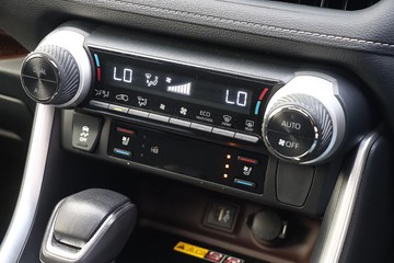 https://dvg-vehicle-assets.s3.amazonaws.com/81611/chatj4xrs387i61an0adcam3h.jpg