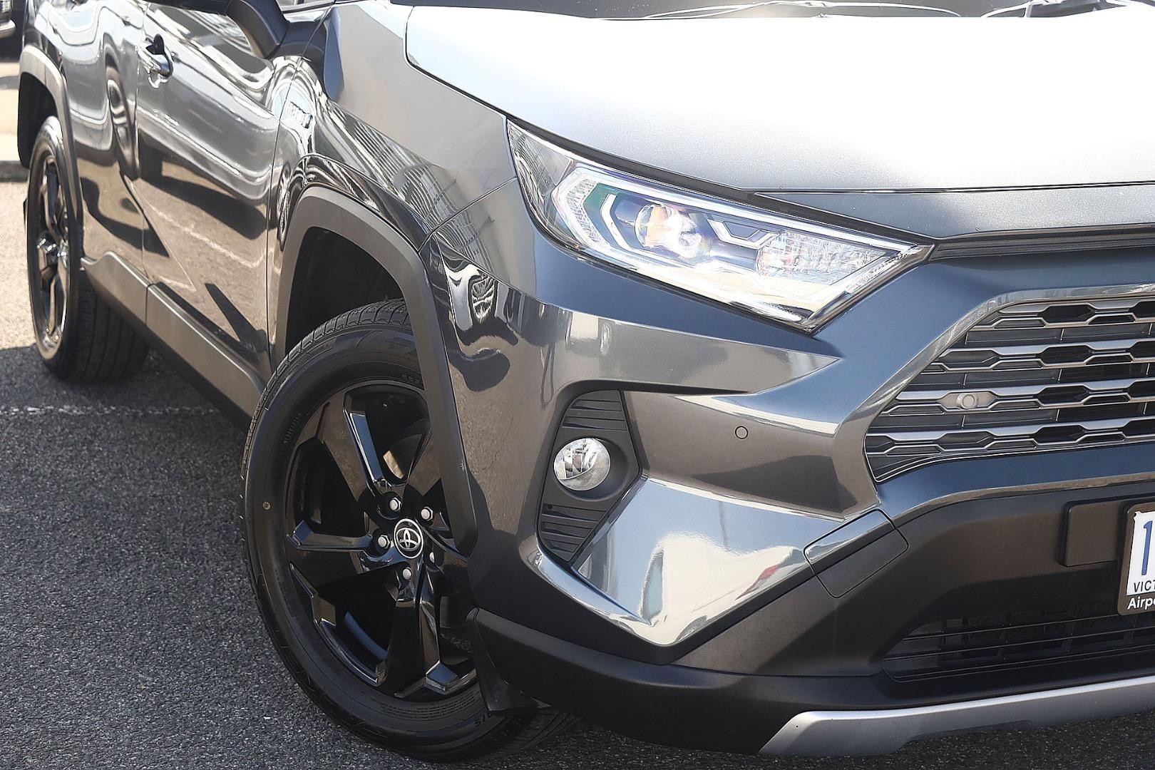 Toyota Rav4 image 2