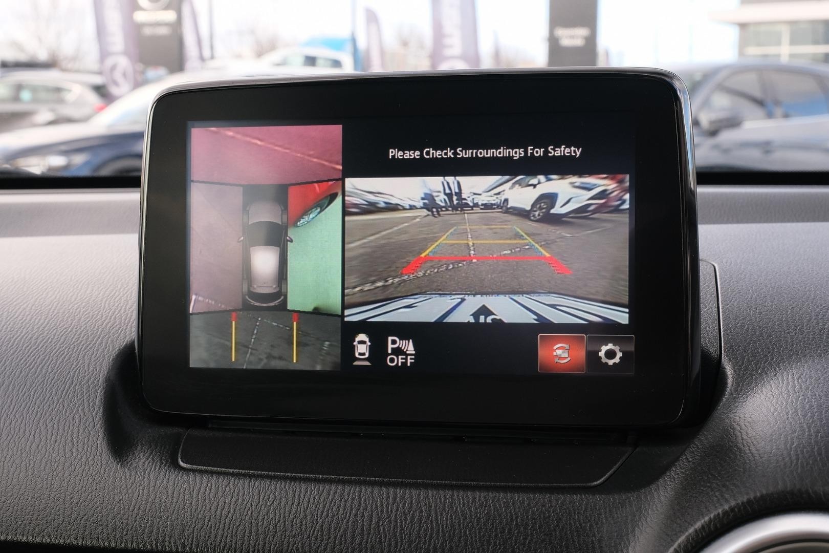Mazda 2 image 2