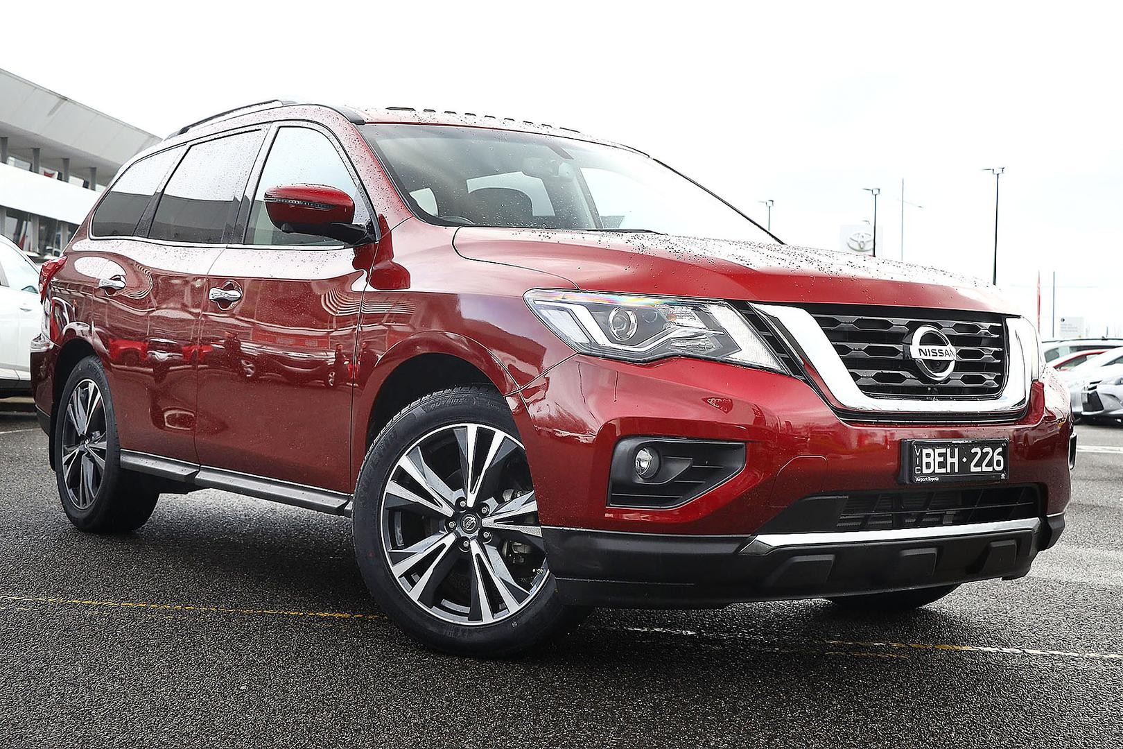 Nissan Pathfinder image 1