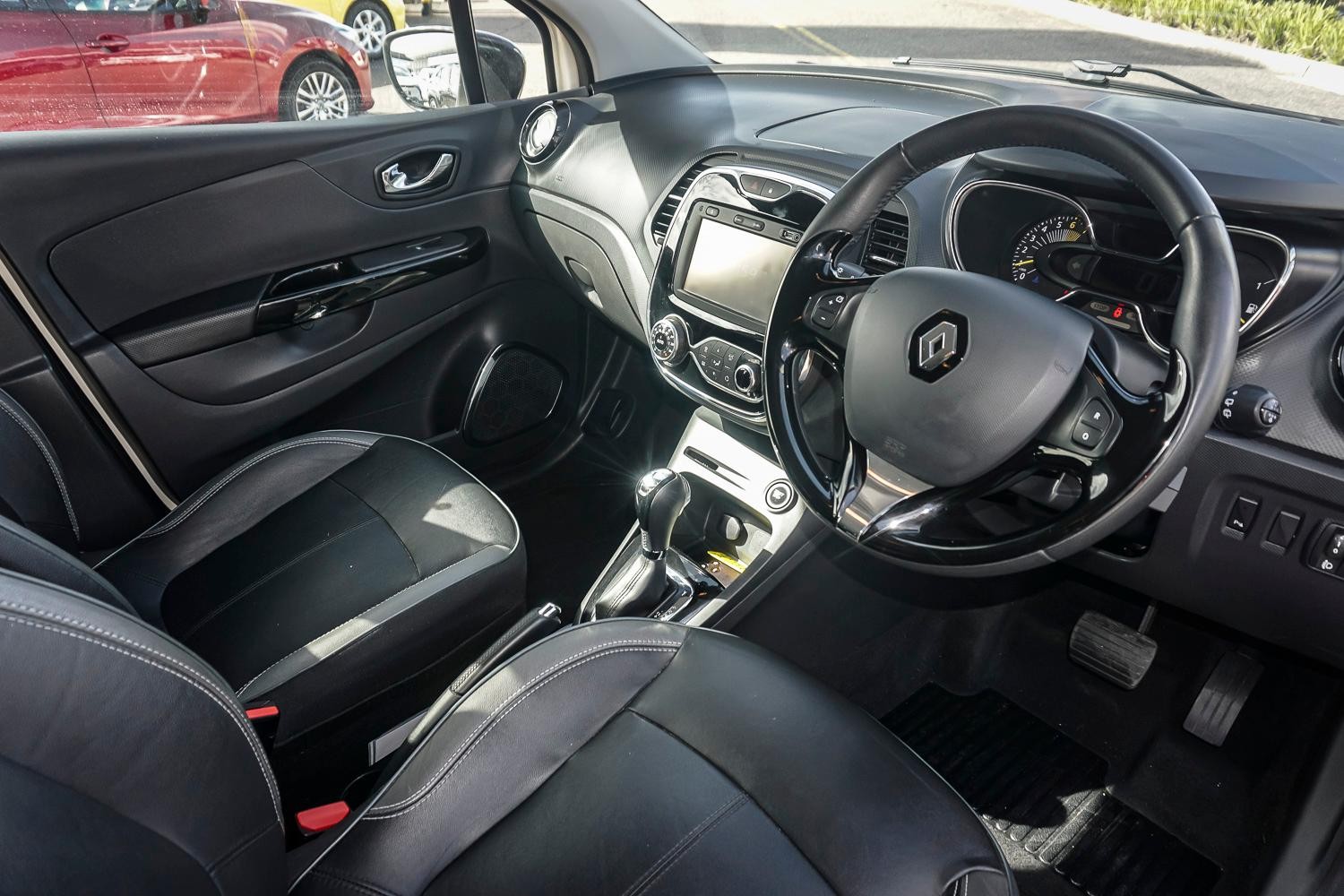 Renault Captur image 2