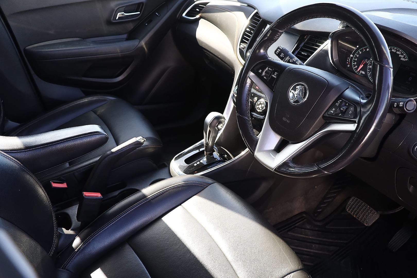 Holden Trax image 4