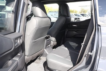 https://dvg-vehicle-assets.s3.amazonaws.com/81655/575ghbyhfp4ppbakrmio2jqw0.jpg