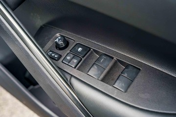 https://dvg-vehicle-assets.s3.amazonaws.com/81658/6ozrangji1nbz8f0x13wa0k0n.jpg