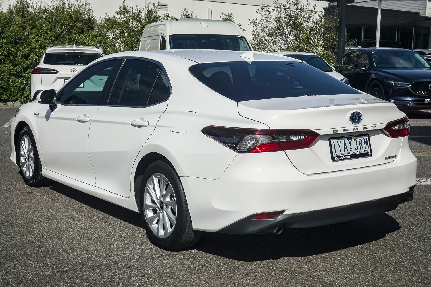 Toyota Camry image 4