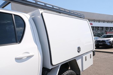 https://dvg-vehicle-assets.s3.amazonaws.com/81676/arrsj4jmnf57wywy86qybaqzv.jpg