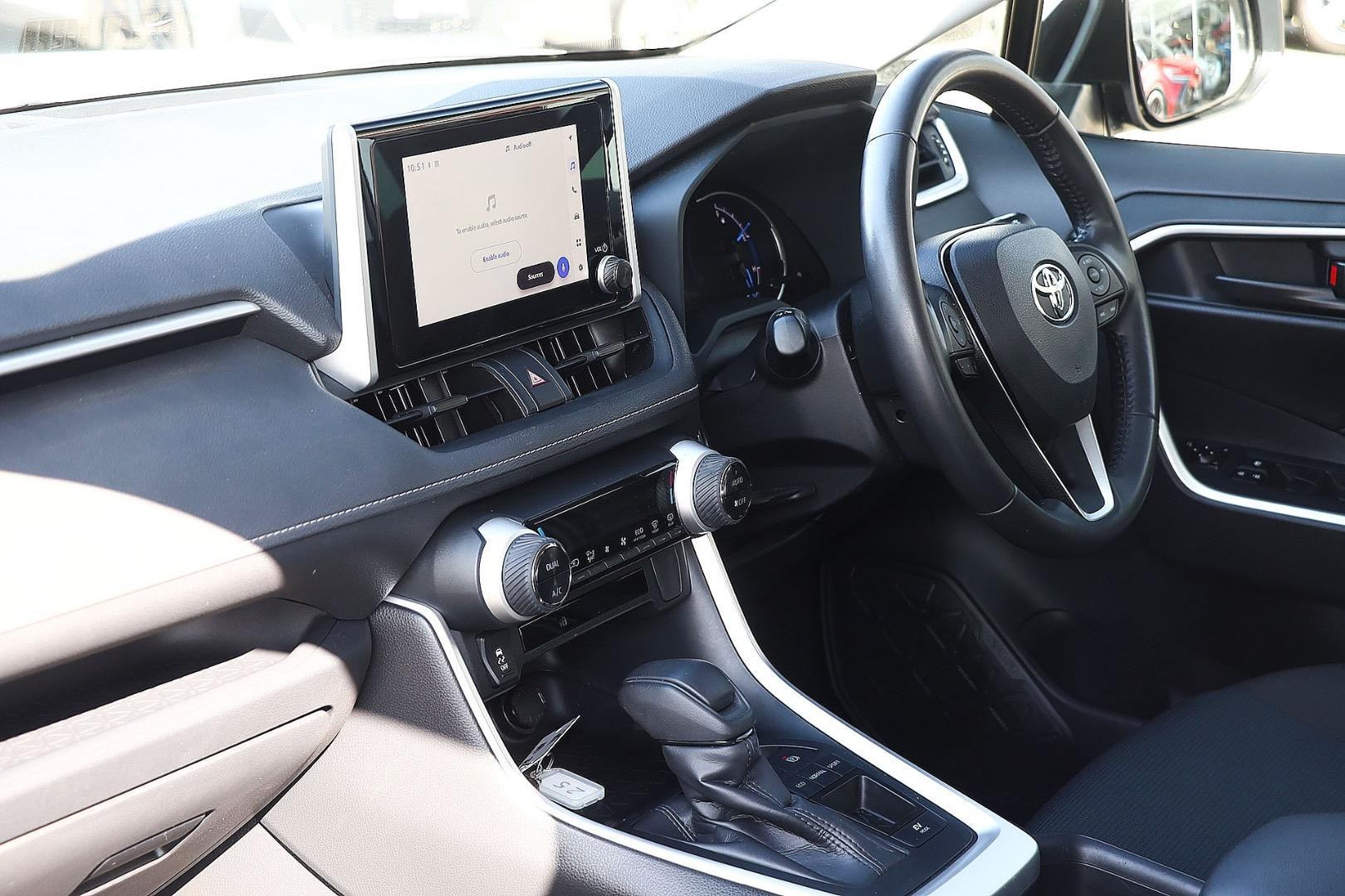Toyota Rav4 image 2