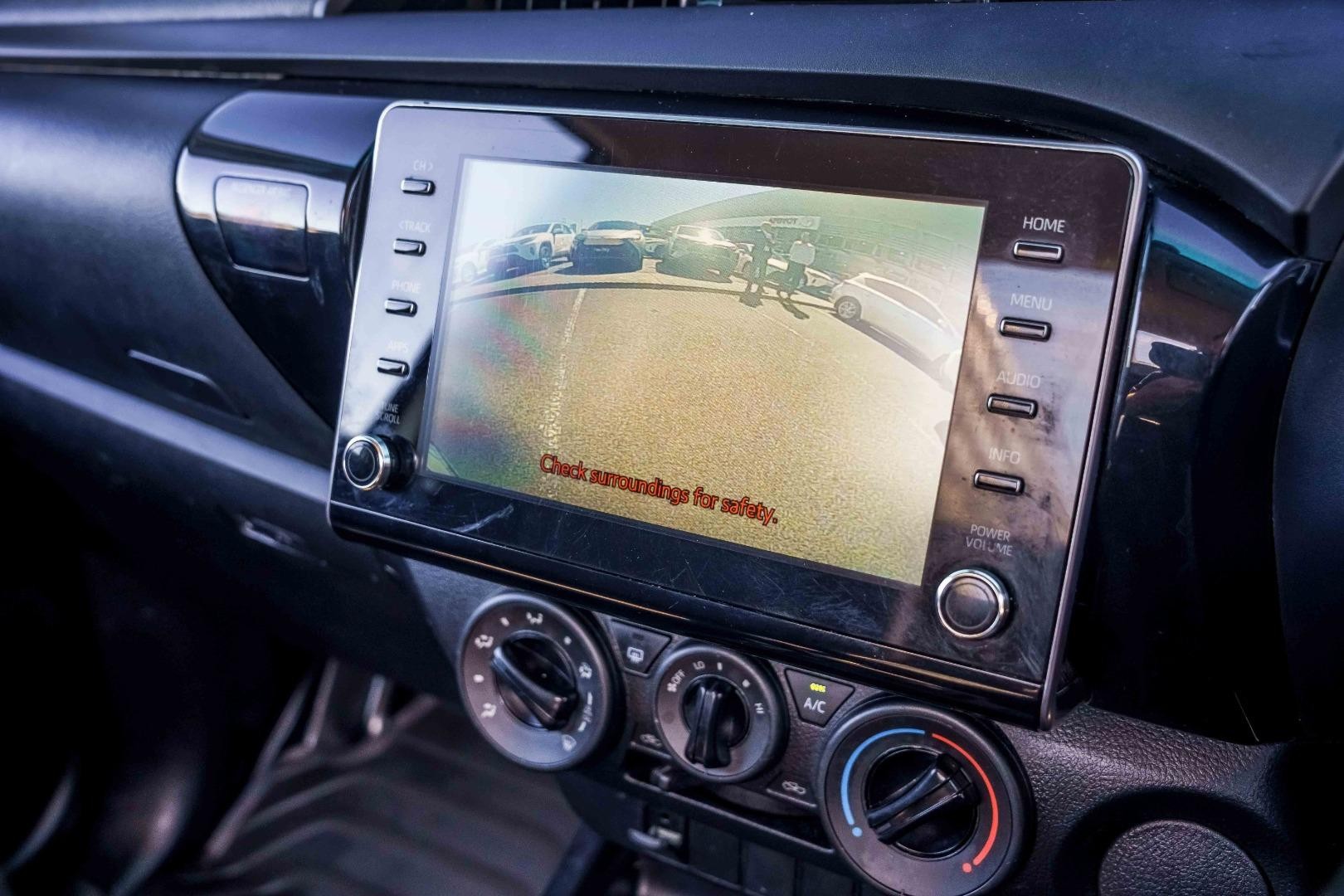 Toyota Hilux image 3