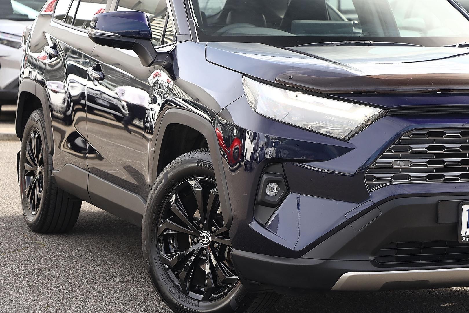 Toyota Rav4 image 2