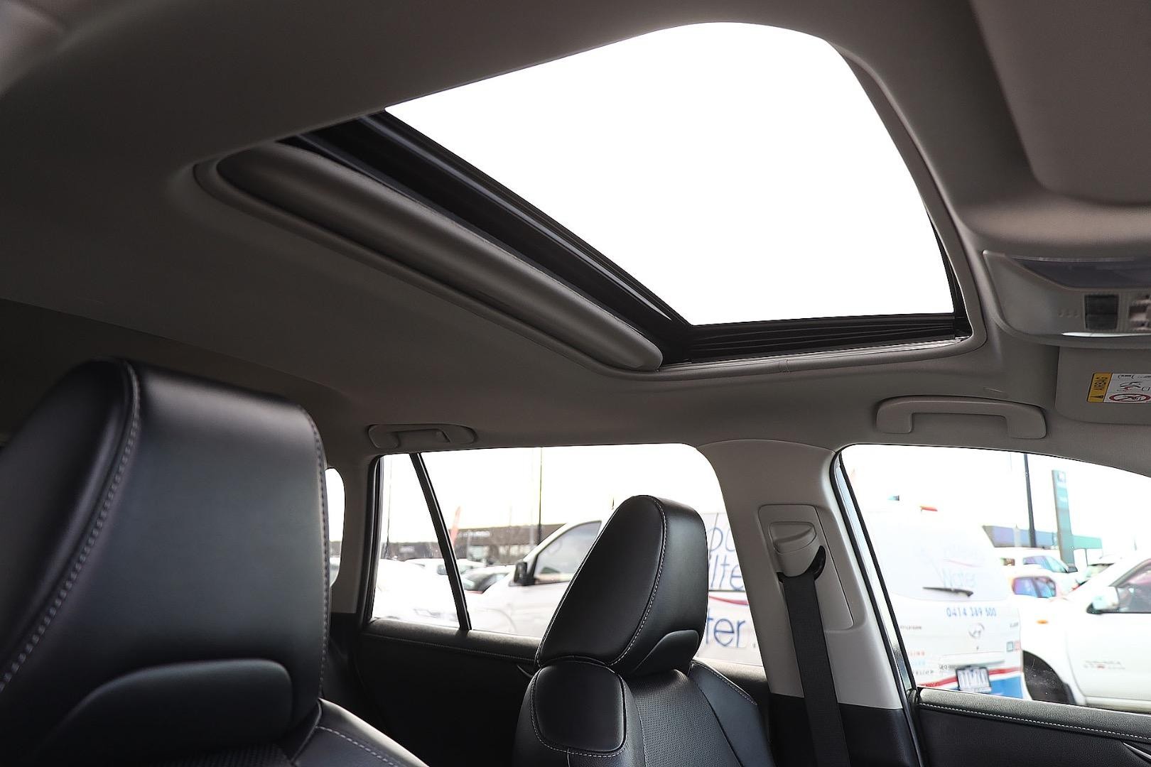 Toyota Rav4 image 4
