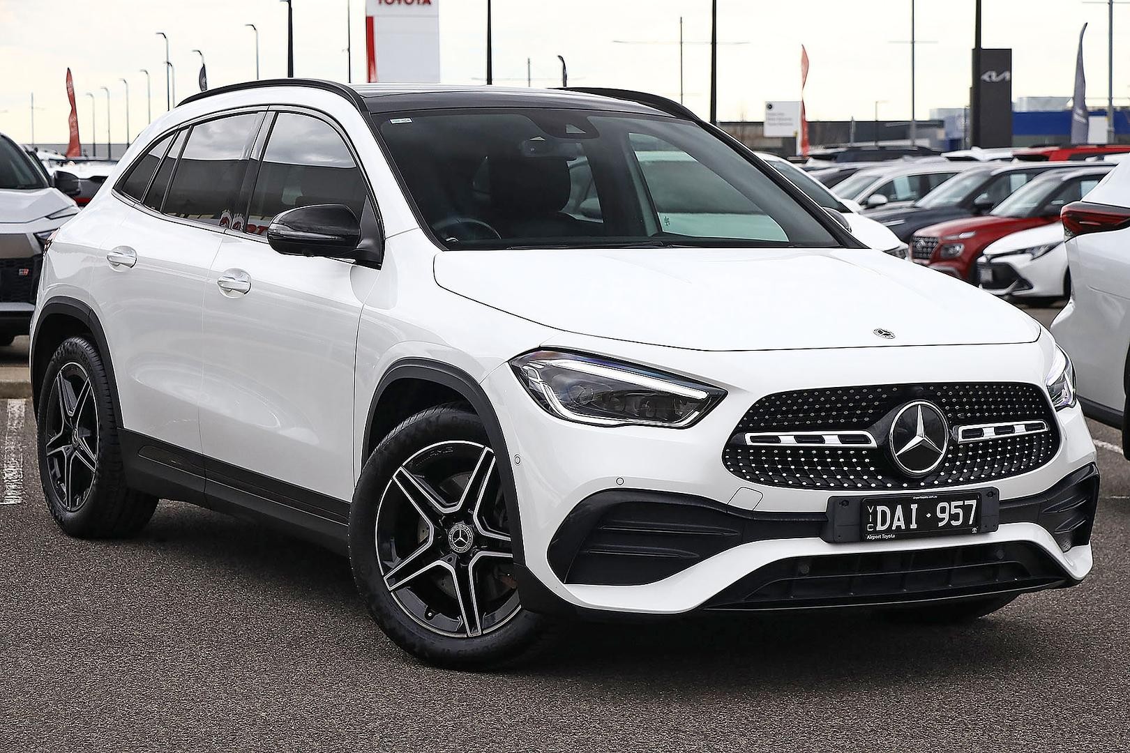 Mercedes Benz Gla-class image 1
