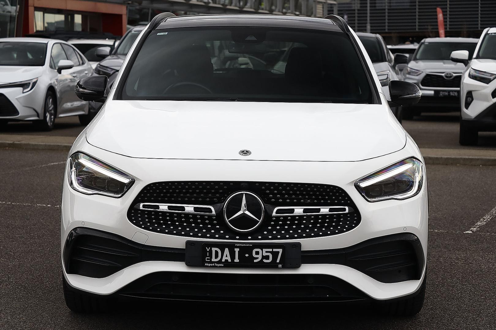 Mercedes Benz Gla-class image 2