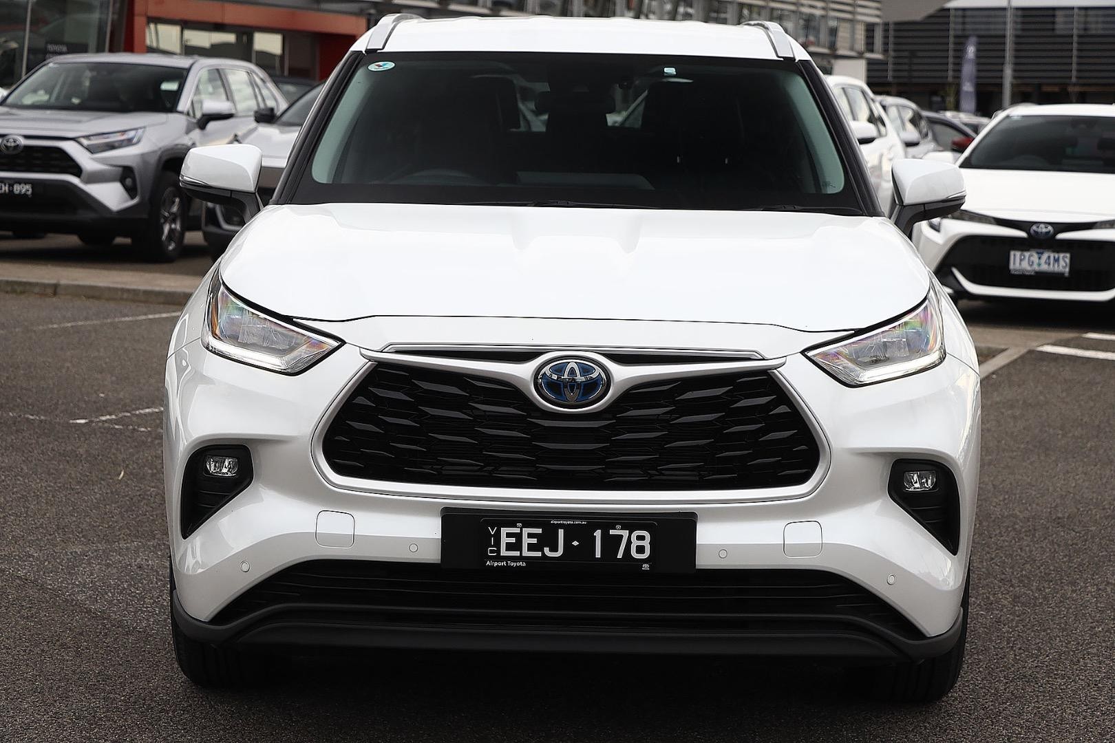 Toyota Kluger image 3