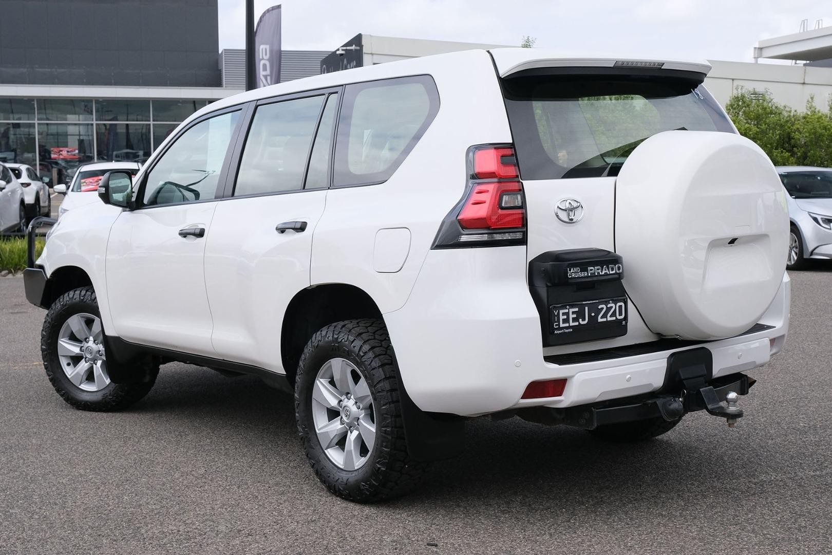 Toyota Landcruiser Prado image 4